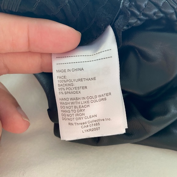 Laundry by Shelli Segal Faux Leather Skirt - Picture 3 of 4